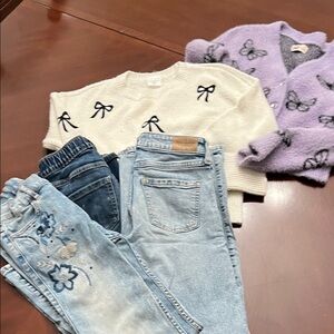 BUNDLE of girls Abercrombie & Fitch Light Blue Denim Jeans & 2 sweaters